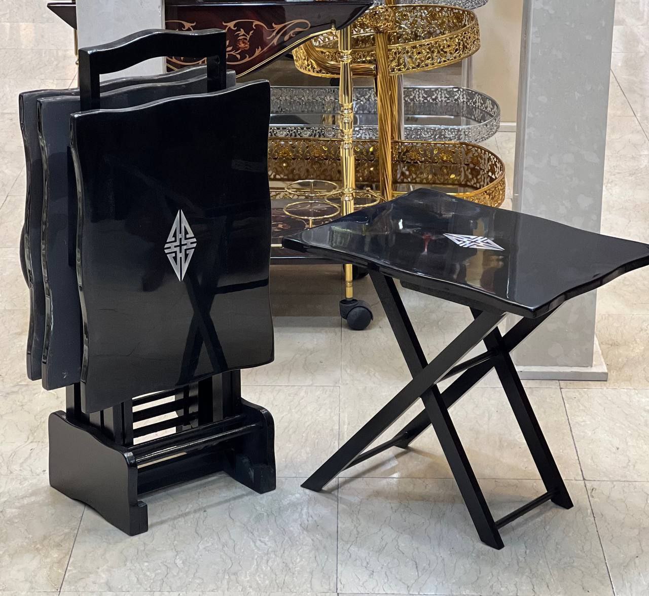 میز عسلی تاشو چمدانی مشکی مدل برنز کوب