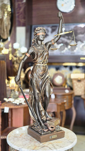 مجسمه فرششته عدالت برند گلدن گیفت